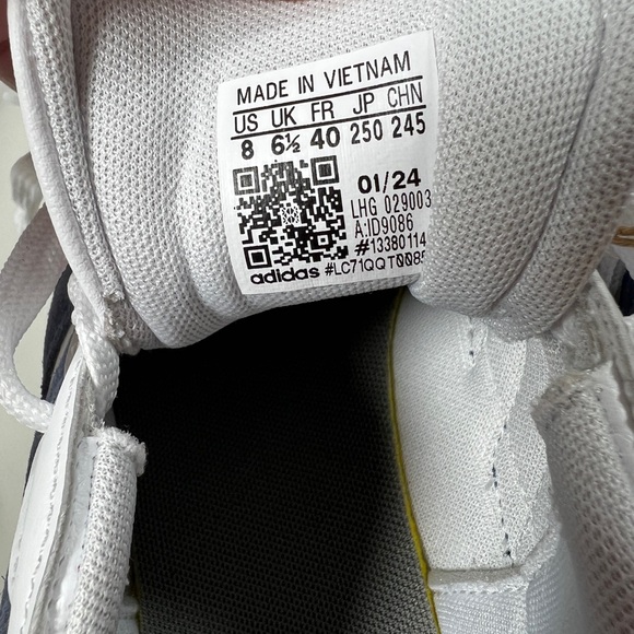 Adidas Courtblock BNIB sz 8 - Picture 6 of 8